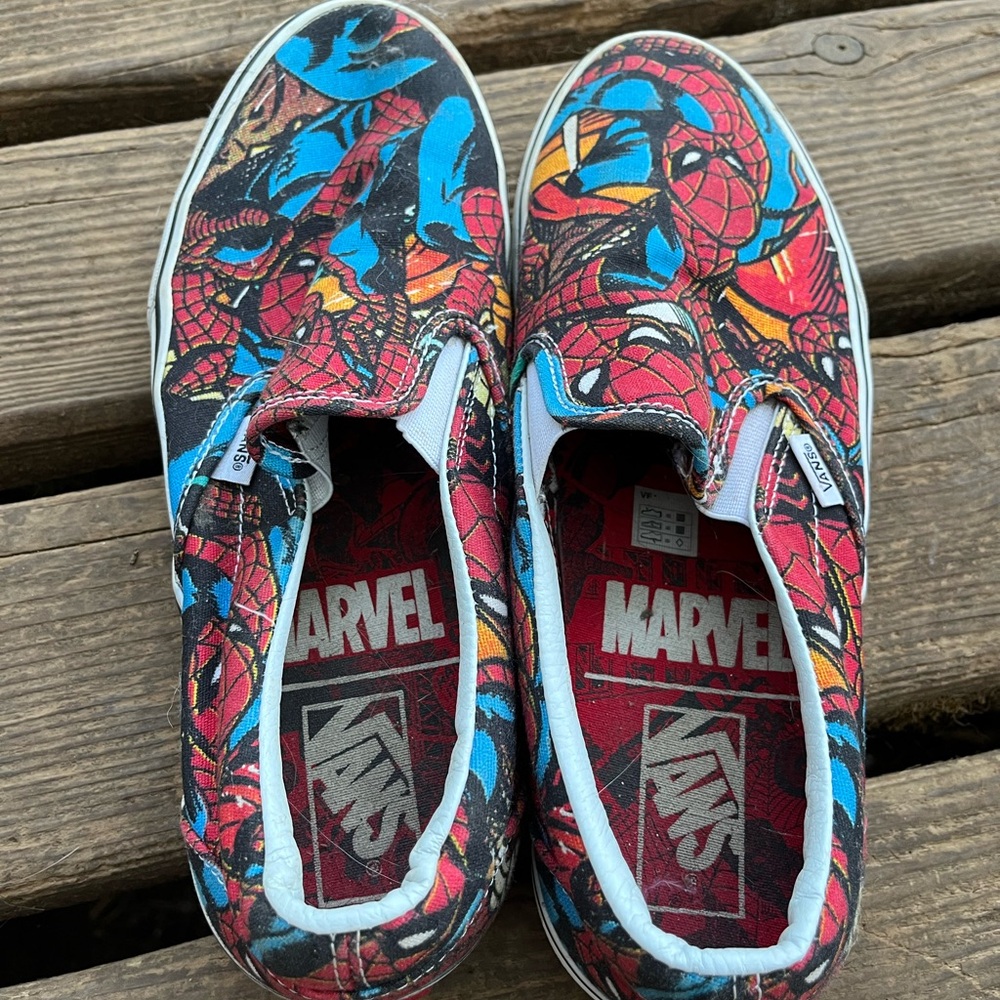Vans Men’s Marvel Spider-Man Slip-On Shoes - Red and Blue - Picture 7 of 7